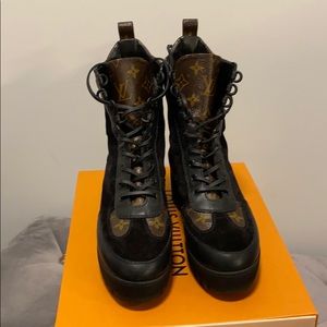 LOUIS VUITTON LAUREATE PLATFORM DESERT BOOT